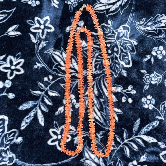 Vintage 70’s Long Rope Length Faux Branch Coral Plastic Beaded Necklace - Picture 5 of 7